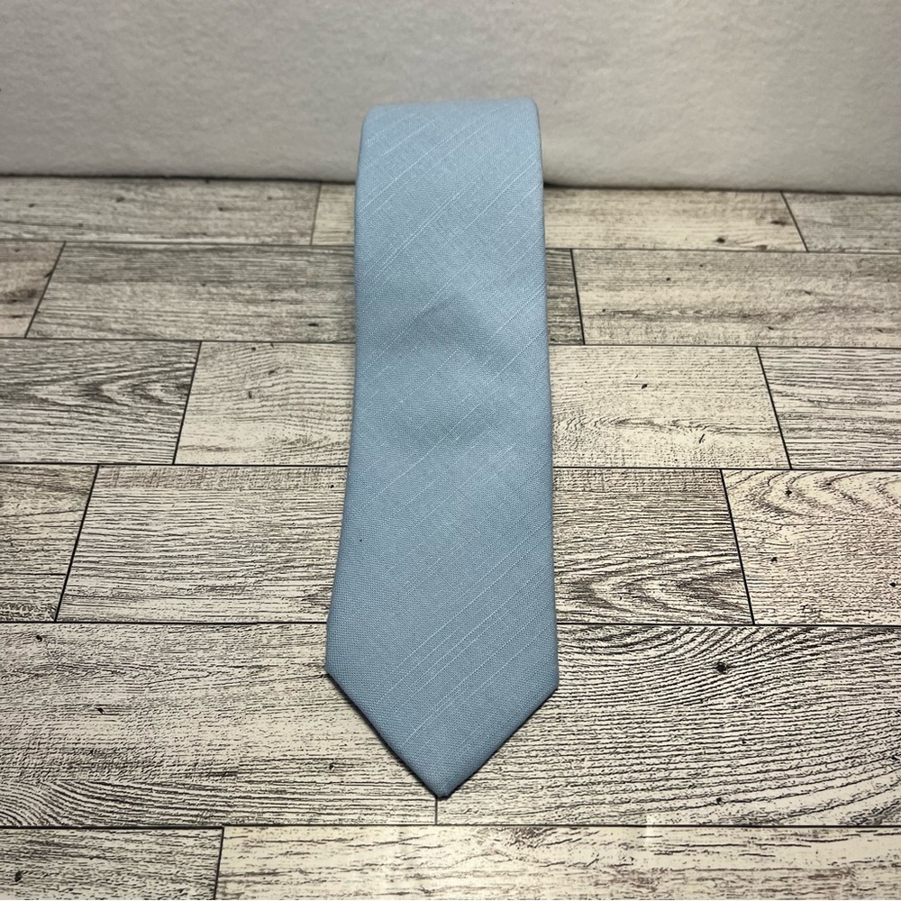 NWT belluna Skinny Necktie Men's 58x2.5" Light Blue Solid Pattern Linen Blend